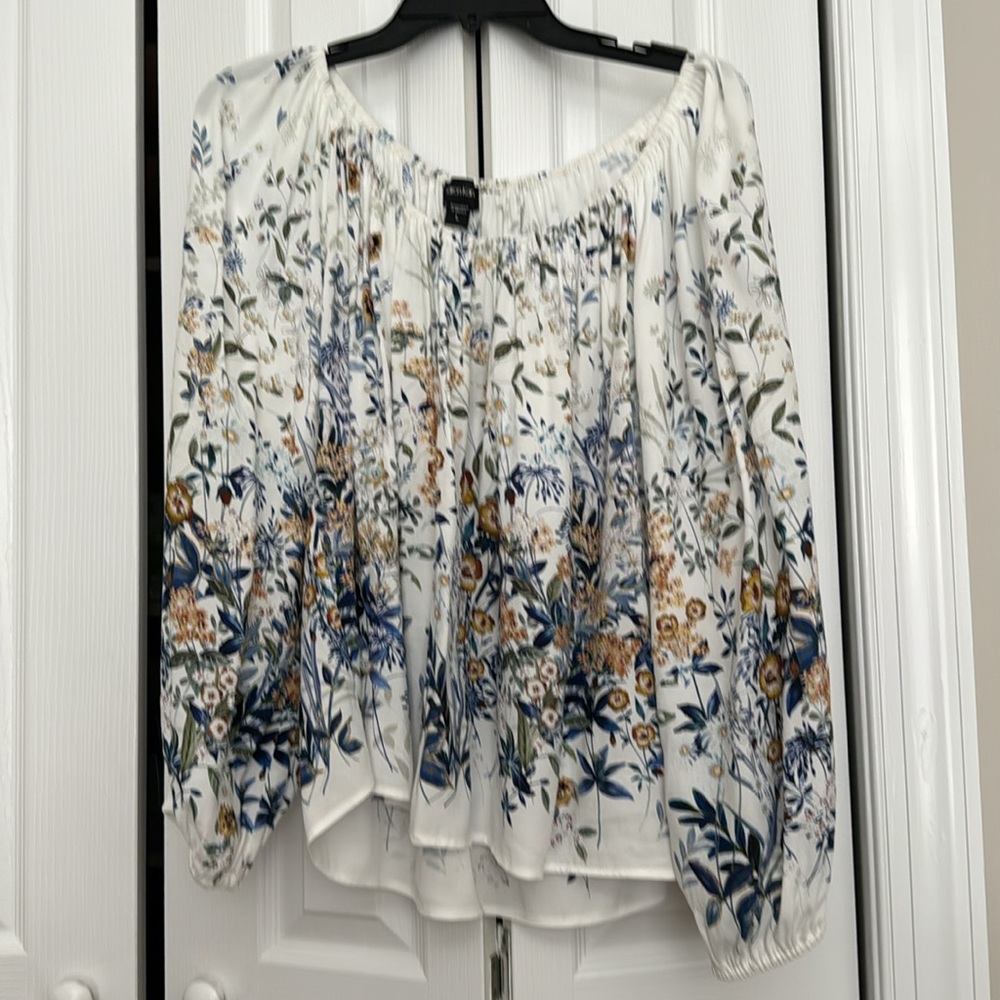 Karen Kane flowered sleeved woman’s top - Picture 2 of 5